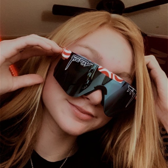 Meet your Posher, Abigail - Picture 1 of 1